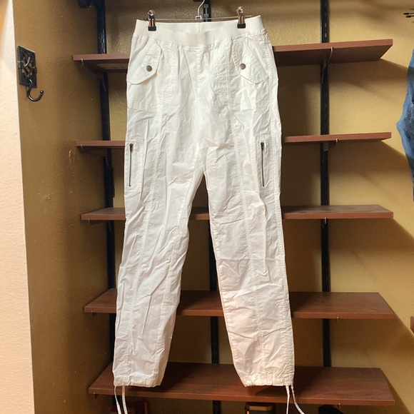 Boston Proper - Picture 3 of 8